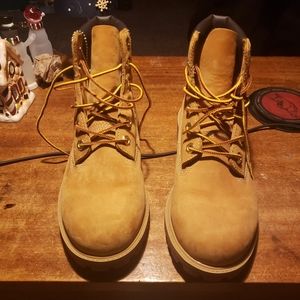 Timberland boots Child's 6 woman's 7.5 to 8